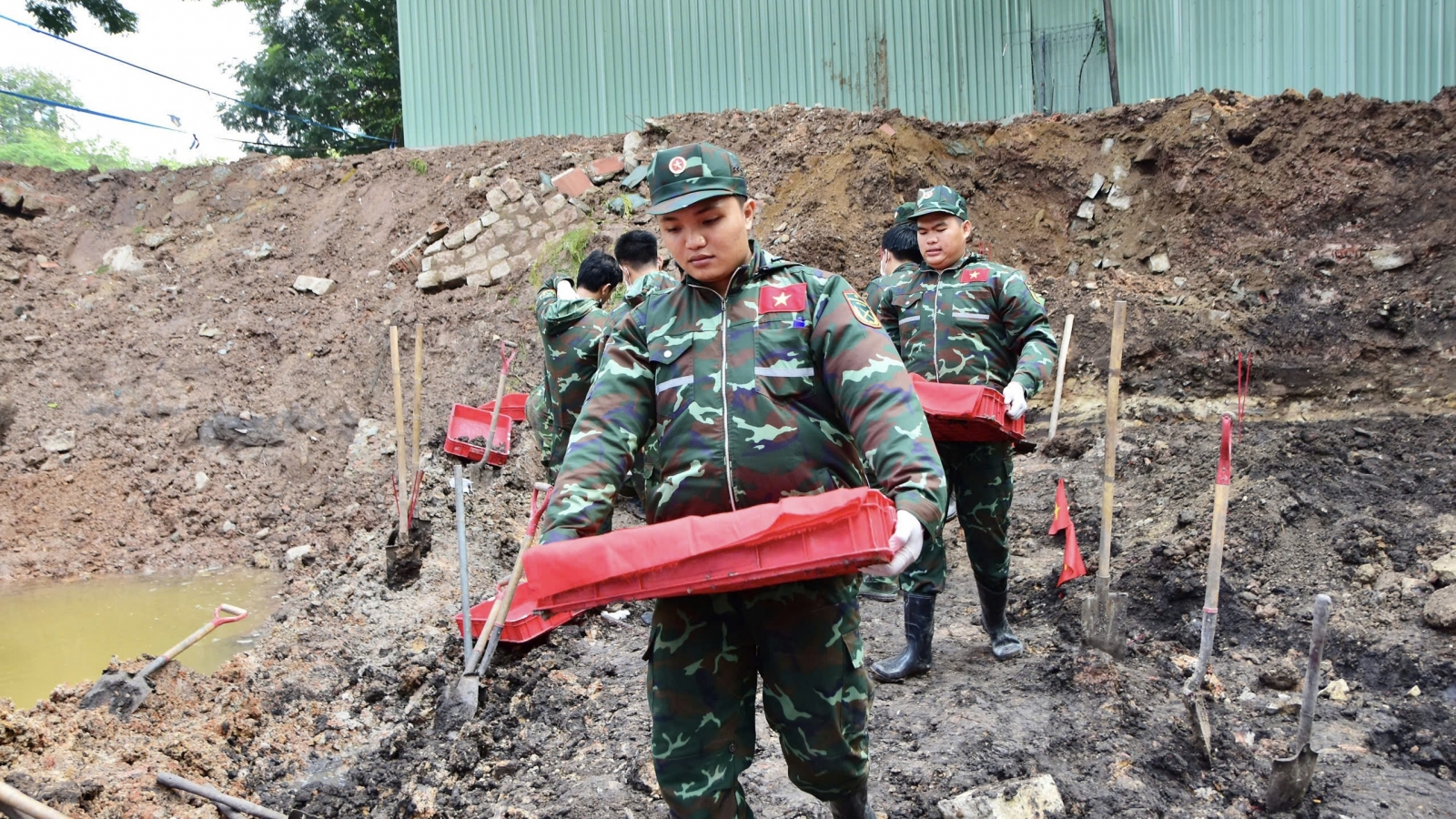 Phát hiện 14 hài cốt liệt sĩ tại khu A Công viên Lê Thị Riêng