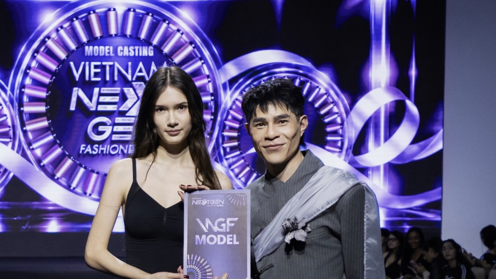 Em gái Đặng Văn Lâm và thí sinh cao gần 2m gây chú ý khi casting thời trang