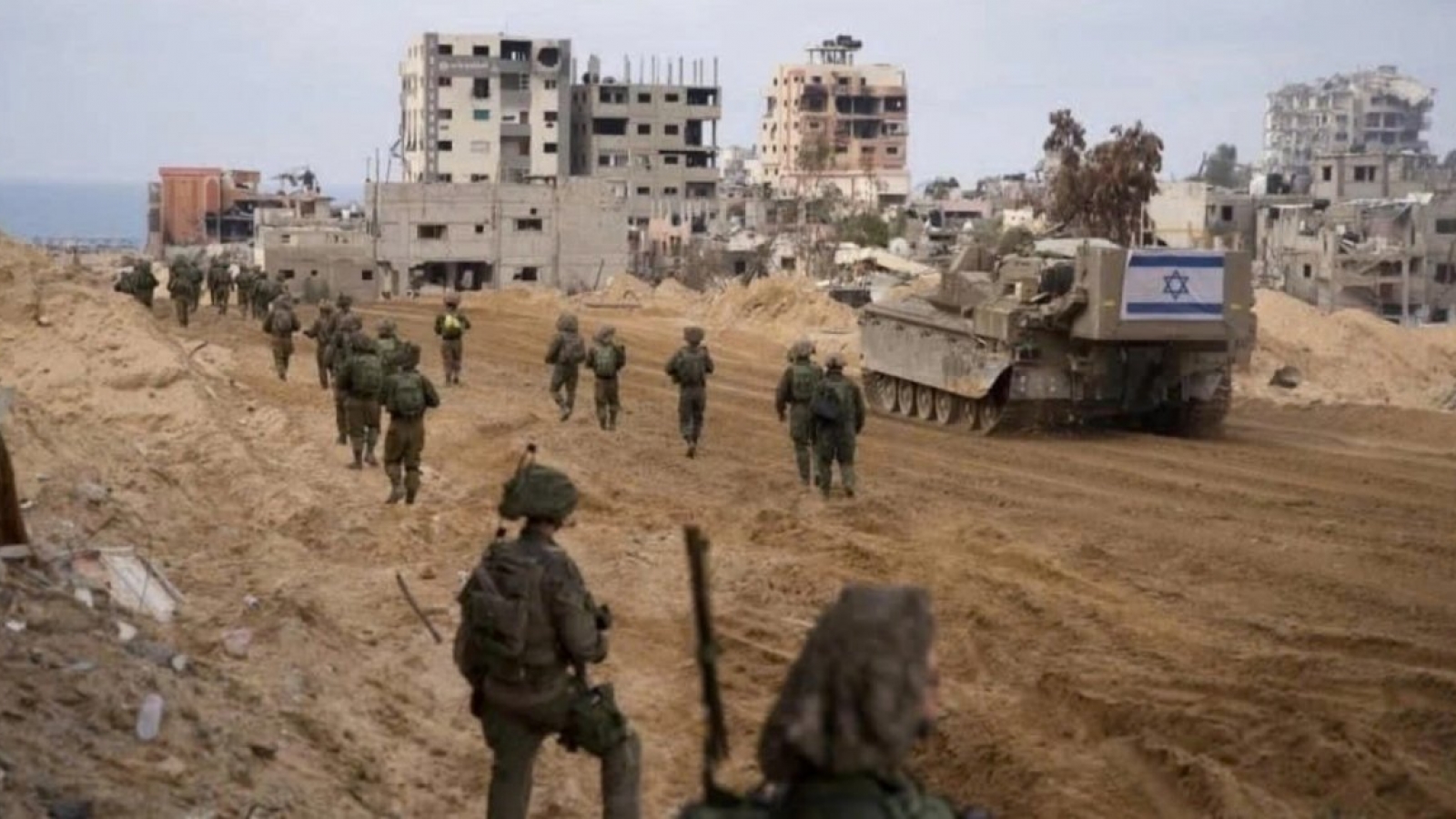 Lực lượng Israel tấn công nhiều khu vực ở Bờ Tây