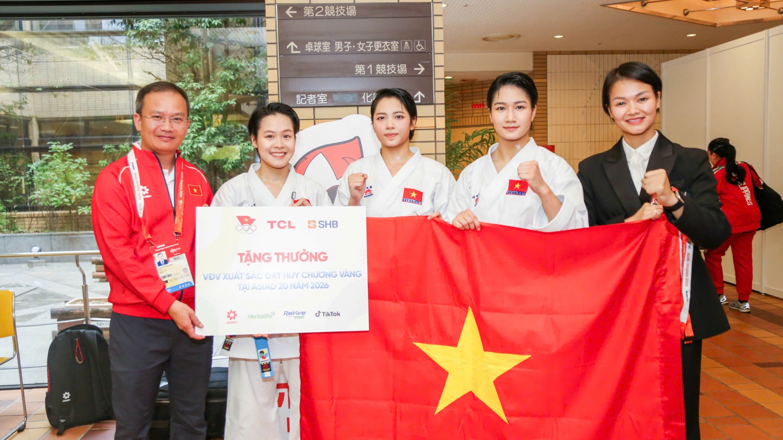 Đội tuyển Karate Việt Nam nhận thưởng nóng khi giành HCV ASIAD 2026