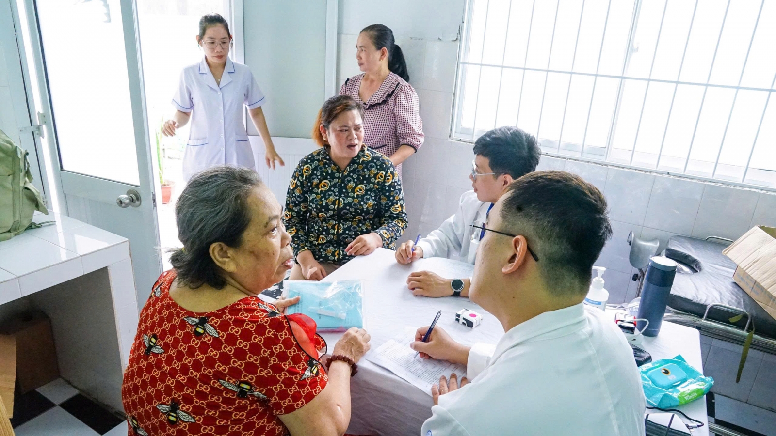 Xã đảo Thạnh An dẫn đầu TP.HCM về khám sức khỏe toàn dân