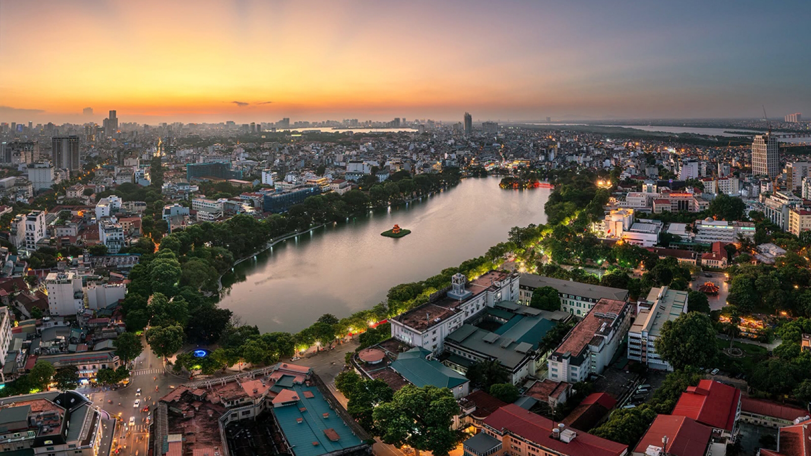 Không gian xung quanh Hồ Gươm: Không cần Khải Hoàn Môn