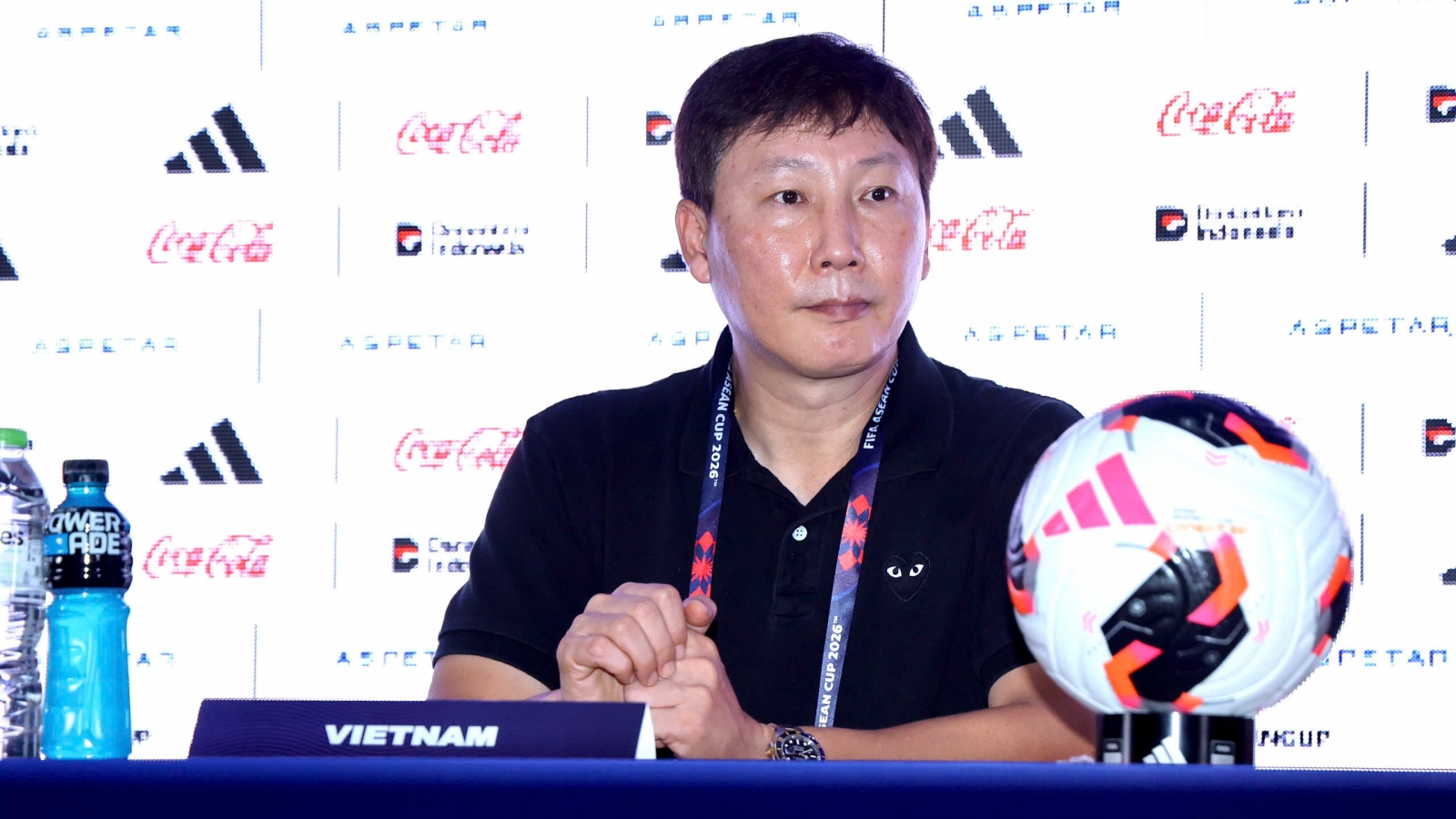 HLV Kim Sang Sik xin lỗi khi ĐT Việt Nam thua Thái Lan ở FIFA ASEAN Cup 2026