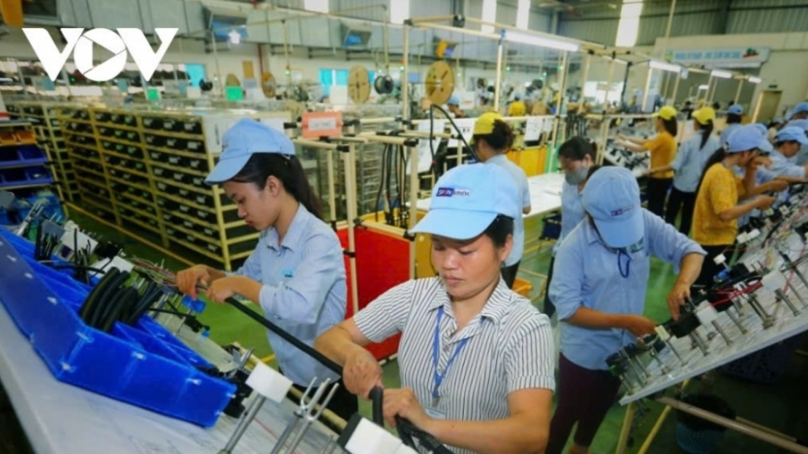 Quy định mới về tuyển dụng lao động Việt Nam làm việc cho tổ chức nước ngoài