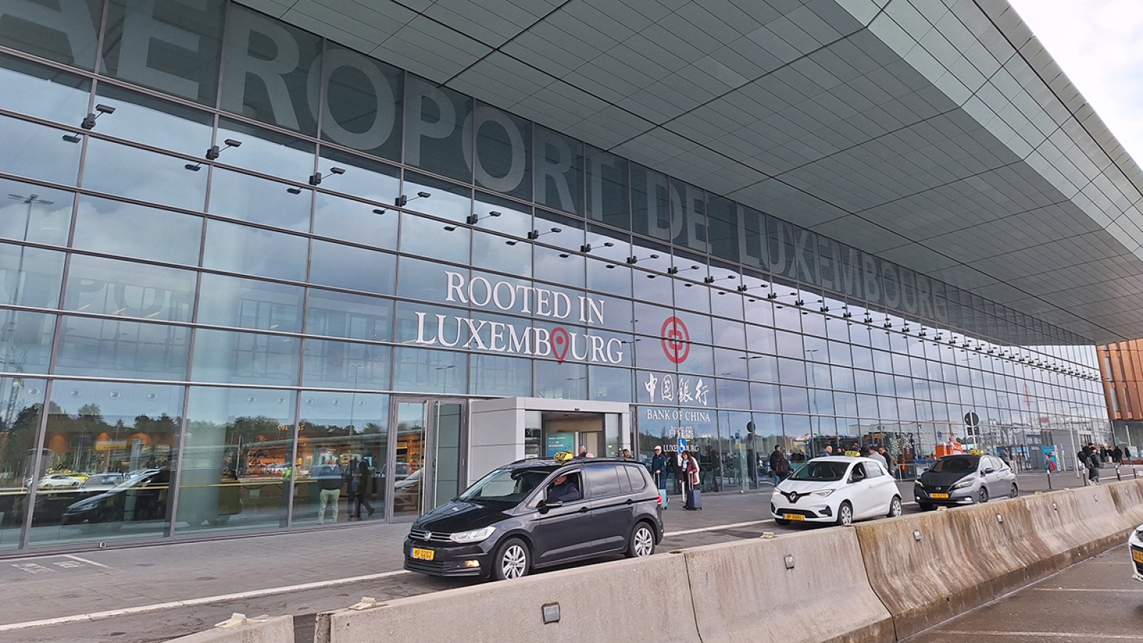 Luxembourg tạm đình chỉ bay khẩn cấp do phát hiện drone trái phép