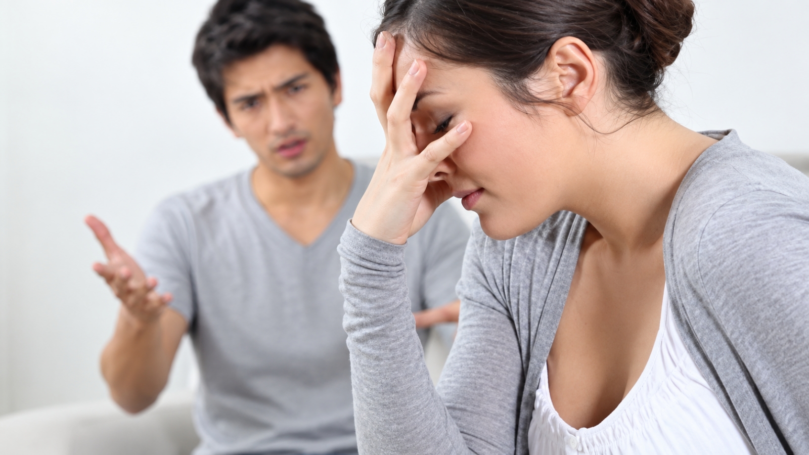 Hôn nhân ngột ngạt khi cứ hỏi đến tiền là vợ chồng mâu thuẫn