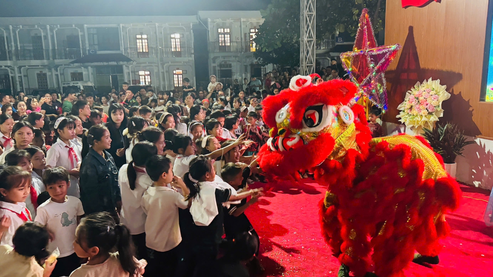 Biên cương Sơn La mùa trăng tròn