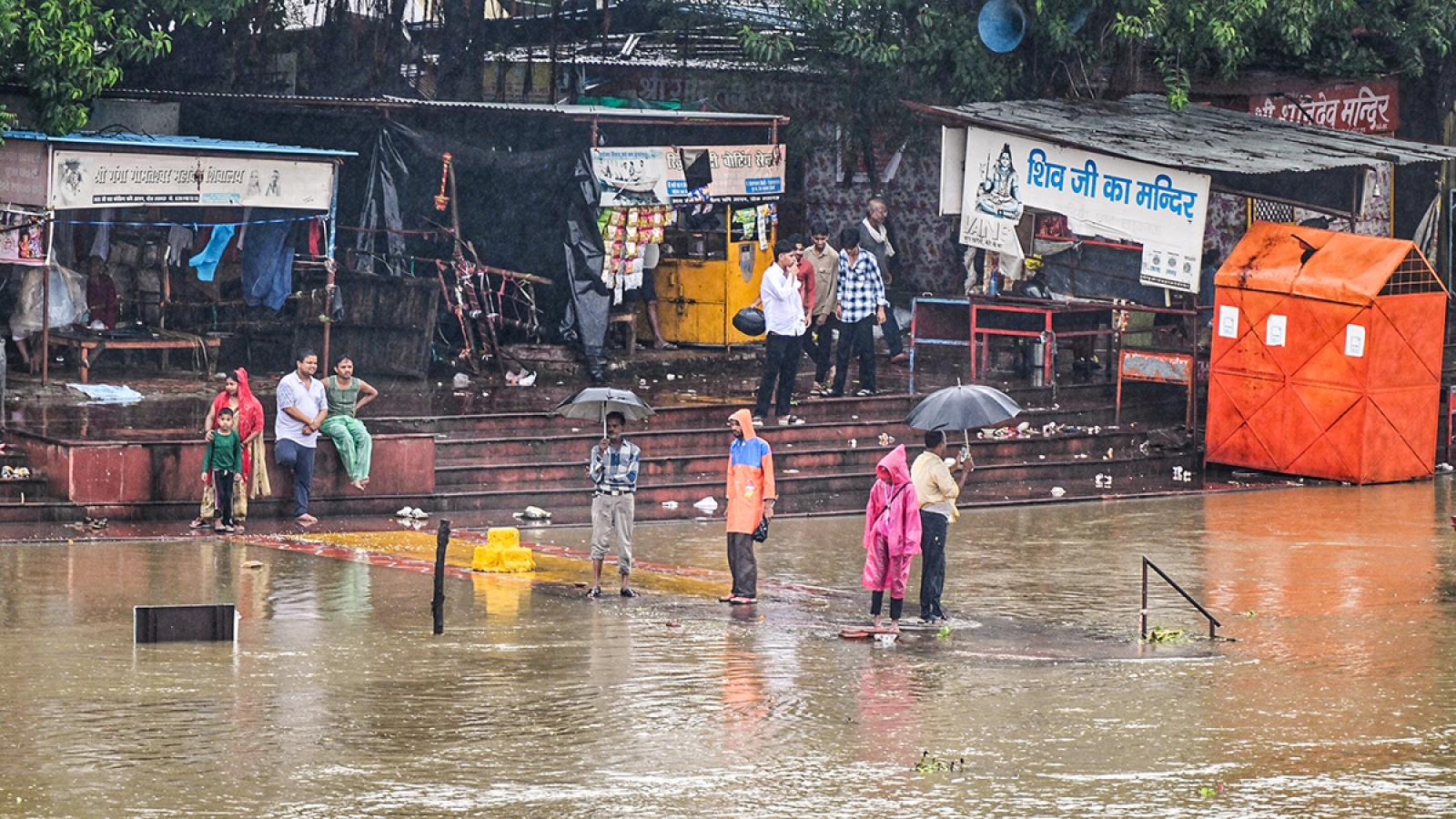 Mưa lớn khiến 56 người thiệt mạng tại Uttar Pradesh