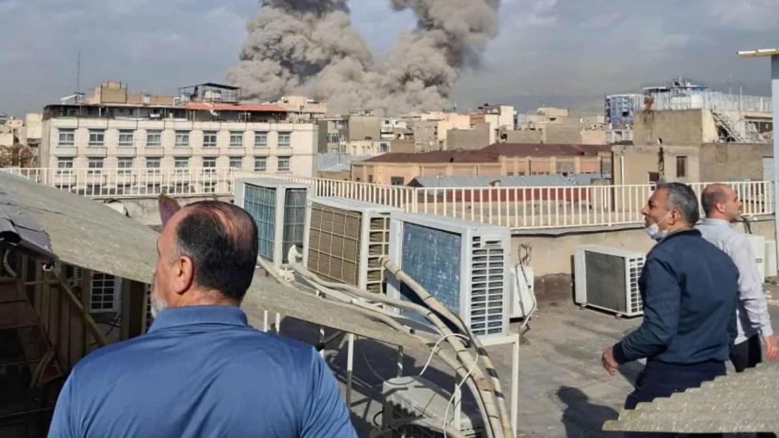 Iran tấn công loạt căn cứ Mỹ tại 4 nước Trung Đông