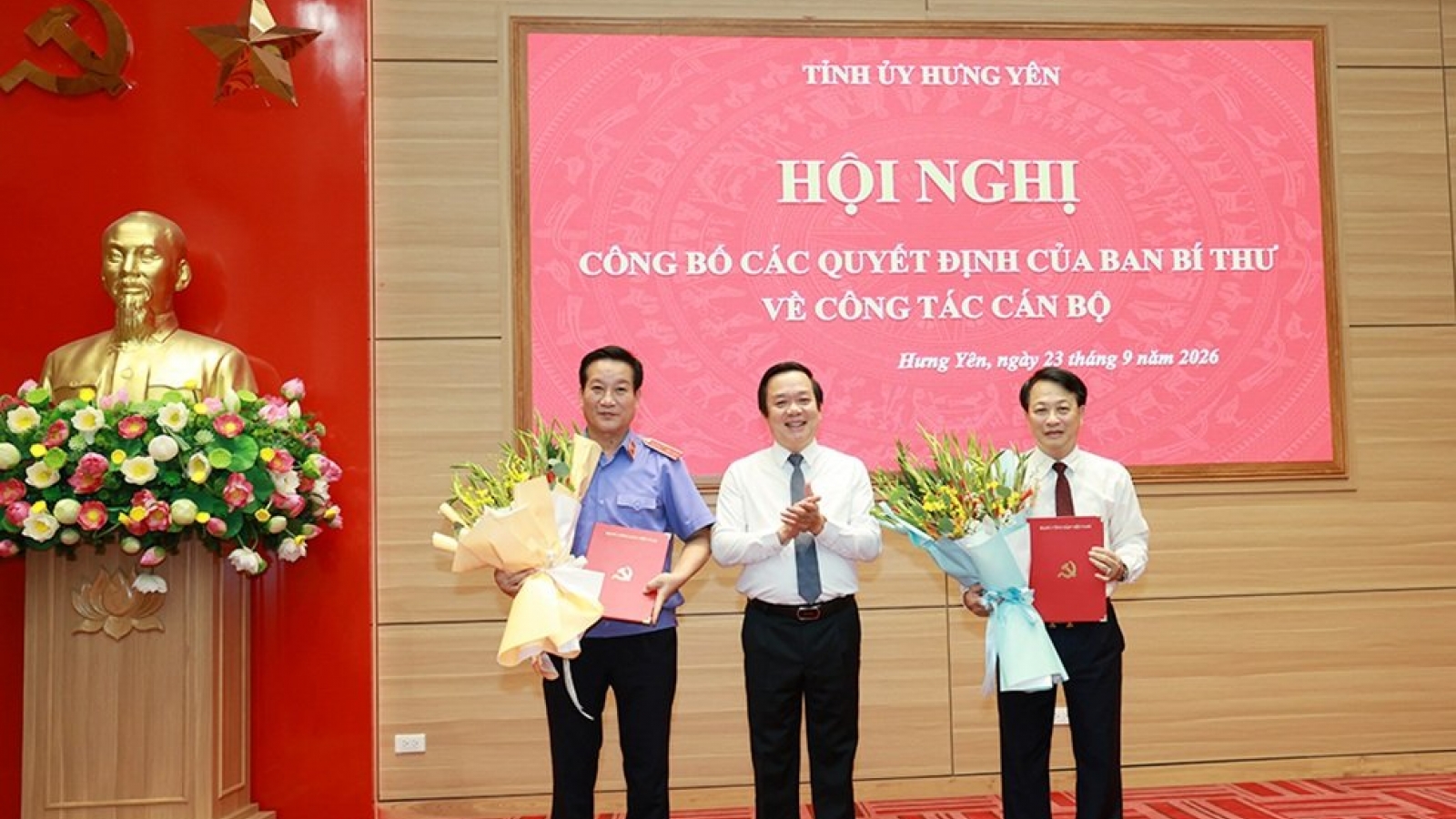 Hưng Yên công bố các quyết định của Ban Bí thư về công tác cán bộ