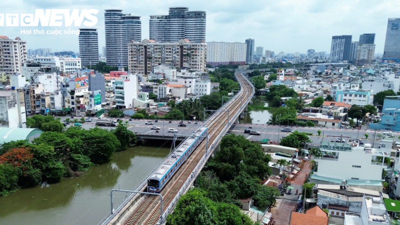Metro có phải 'đũa thần' cho thị trường bất động sản TP.HCM?