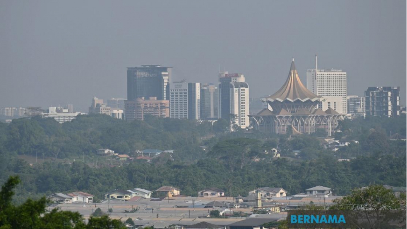 Malaysia đóng cửa hàng trăm trường học vì ô nhiễm không khí