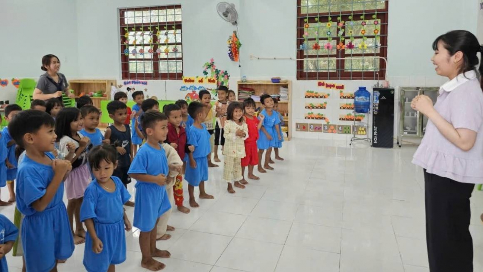 Trẻ 5-6 tuổi thuộc diện phổ cập giáo dục mầm non được miễn, giảm, hỗ trợ học phí