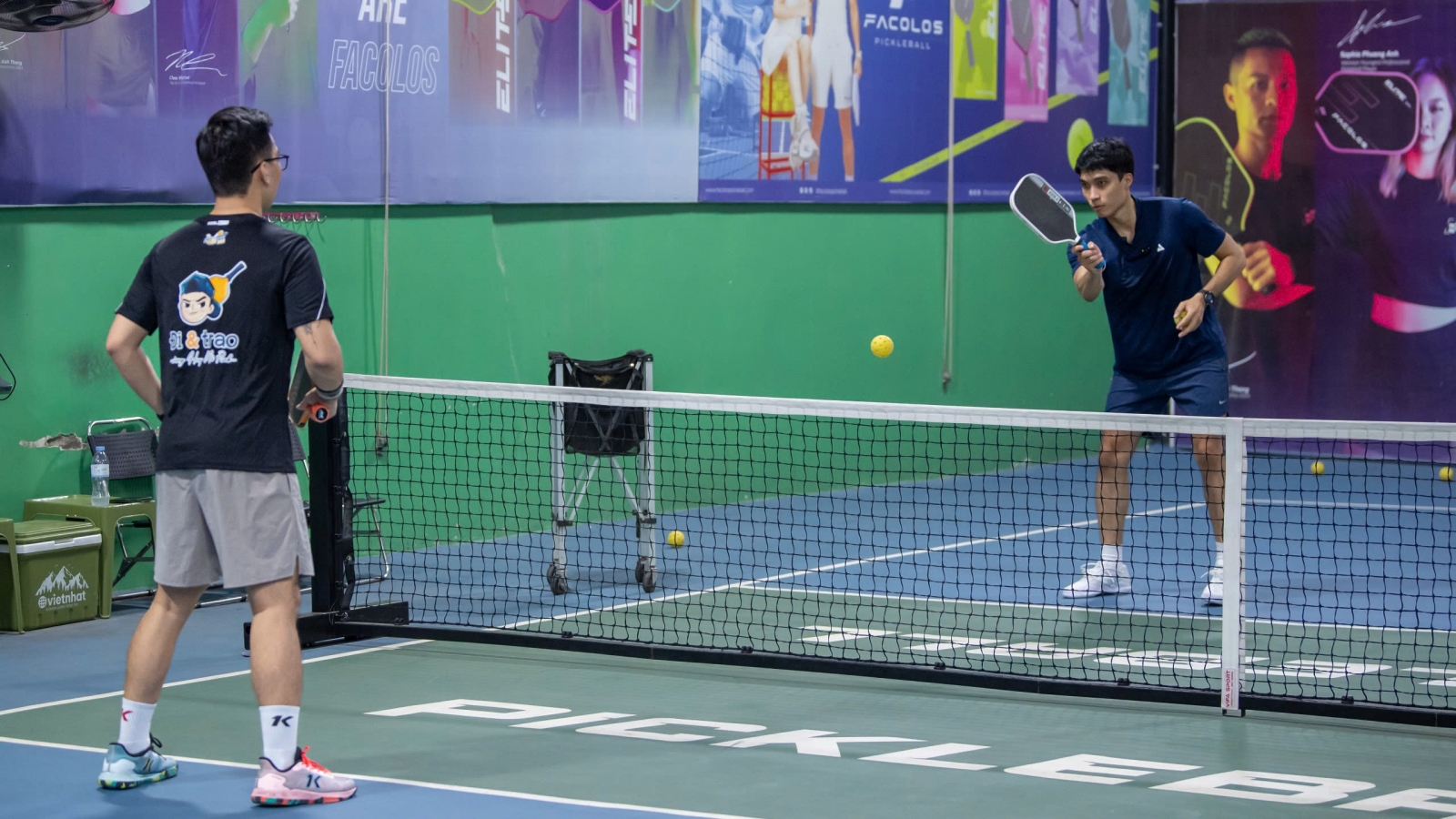Nhập môn Pickleball: Hướng dẫn bài tập phản công từ giữa sân