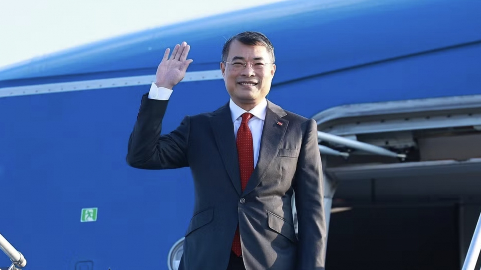Prime Minister Le Minh Hung leaves Hanoi for 18th BRICS Summit