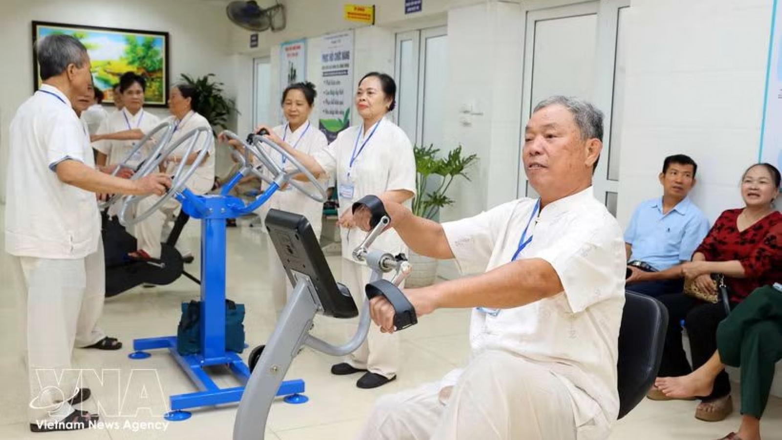 Vietnam moves to adapt to rapid population ageing, expand silver economy