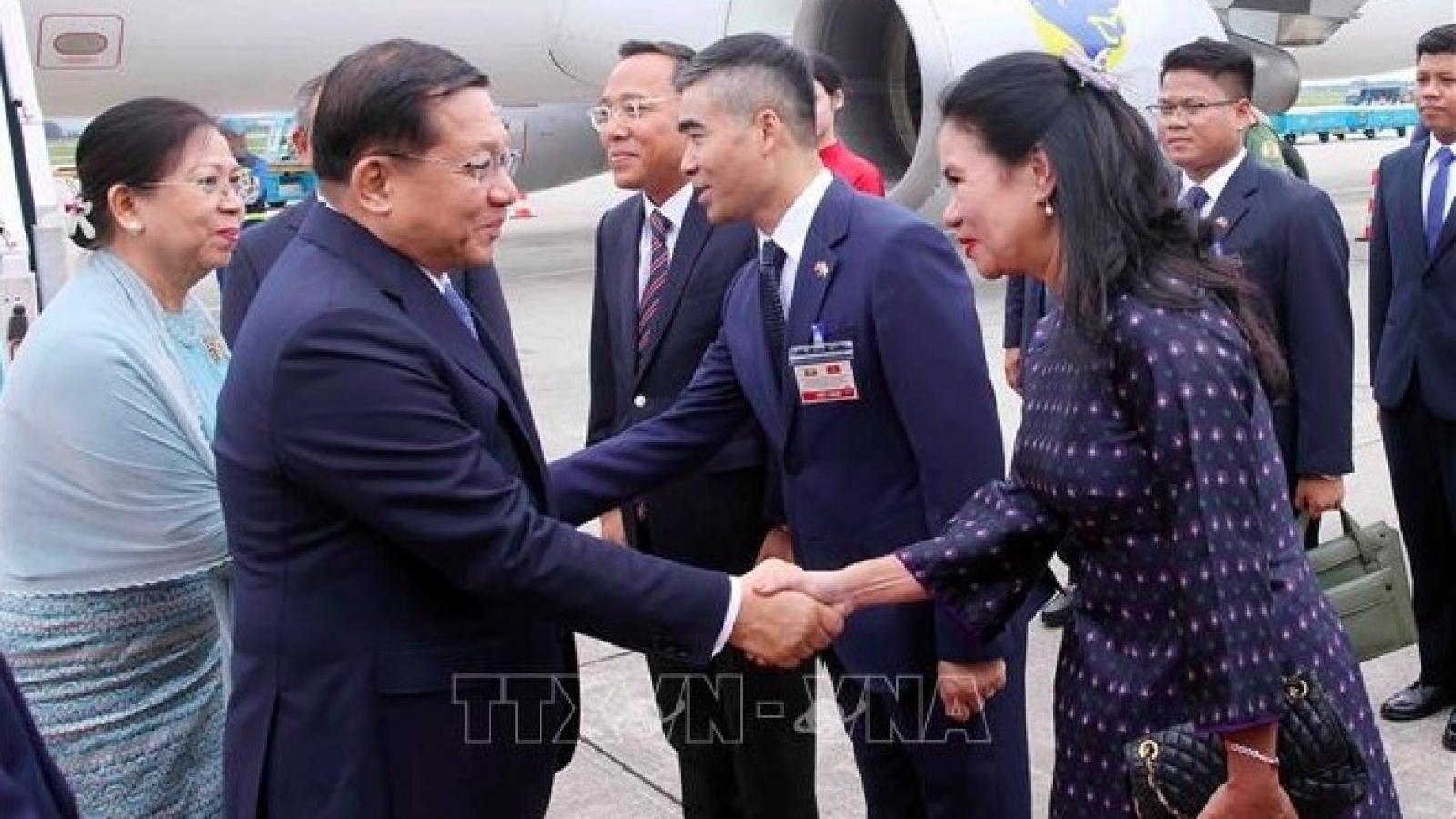 Myanmar President arrives in Hanoi for three-day official visit to Vietnam