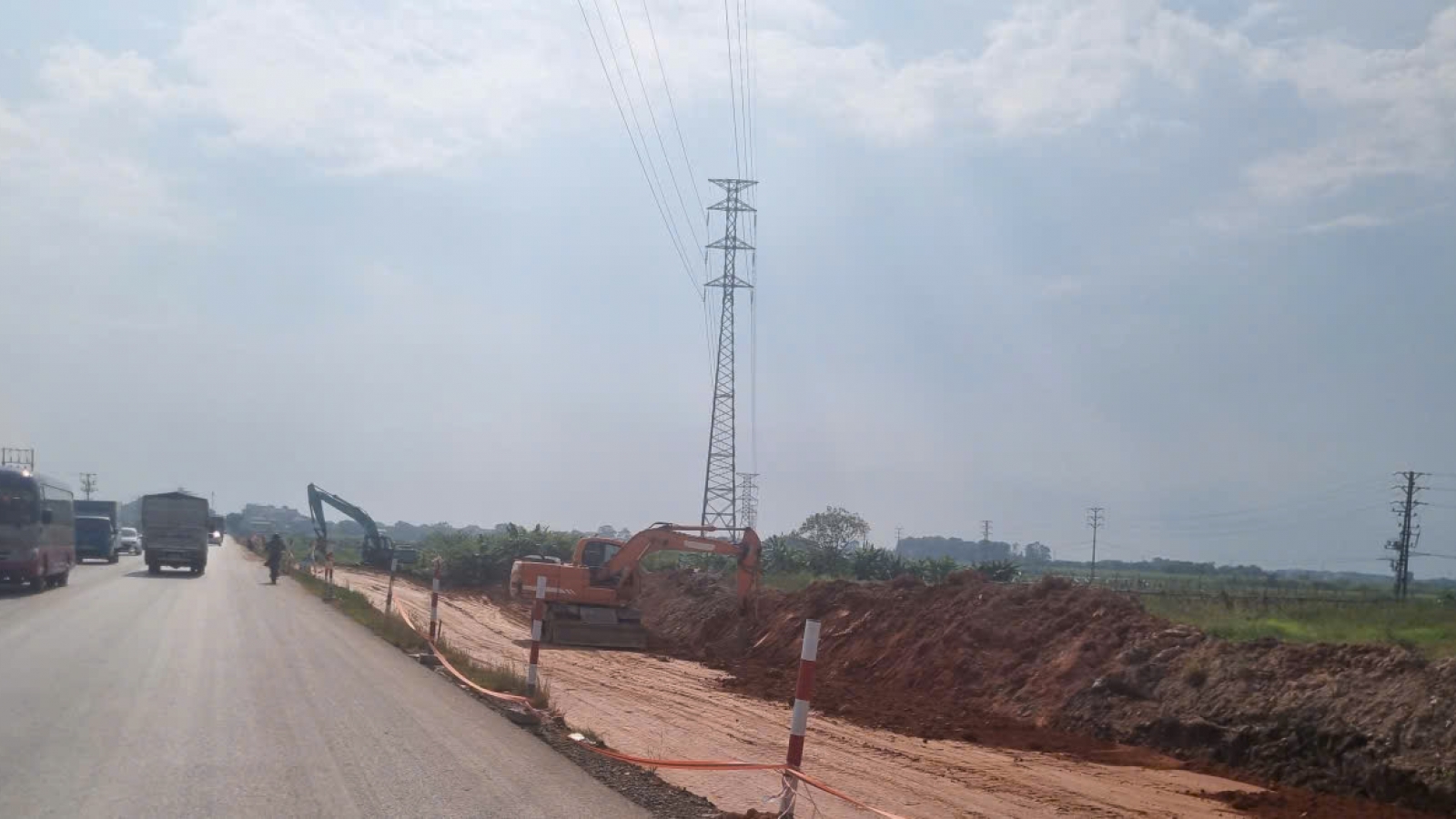Chủ đầu tư cảnh cáo hai nhà thầu chậm thi công mở rộng Quốc lộ 2 qua Phú Thọ