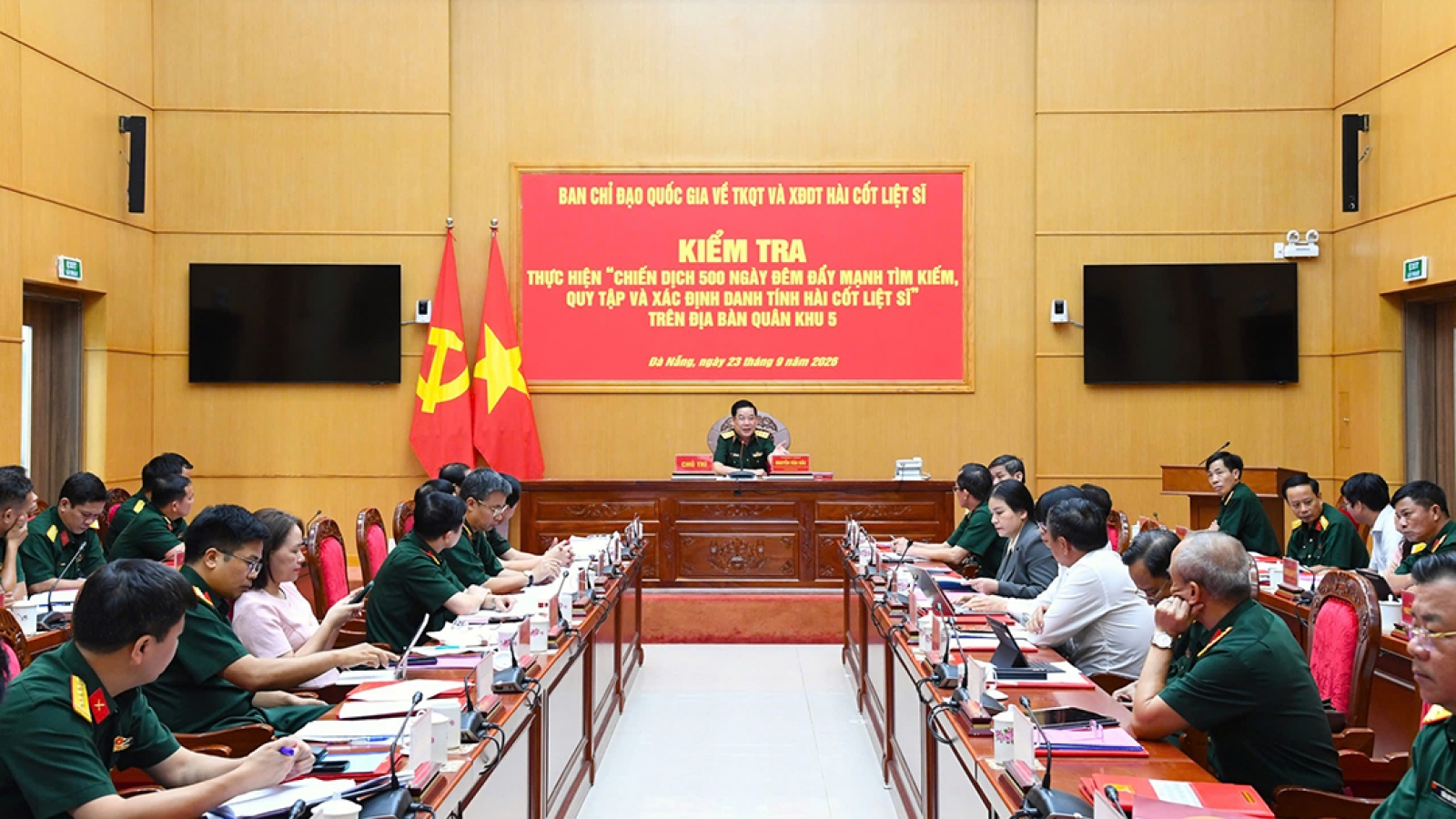 Thứ trưởng Bộ Quốc phòng kiểm tra “Chiến dịch 500 ngày đêm” tại Quân khu 5