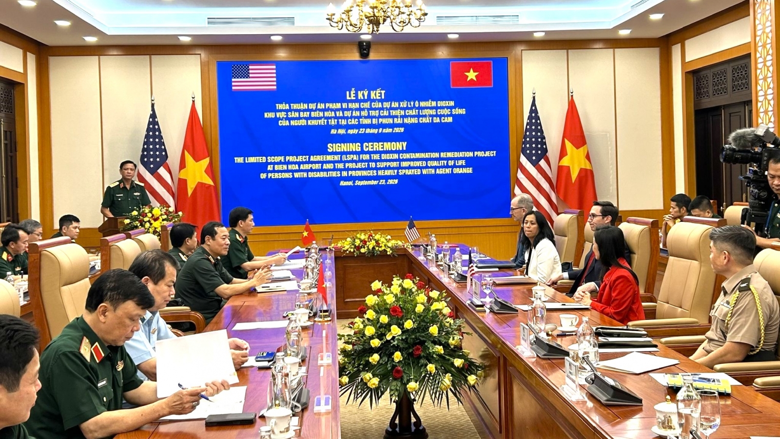 Việt Nam - Hoa Kỳ ký kết thỏa thuận thực hiện dự án khắc phục hậu quả chiến tranh