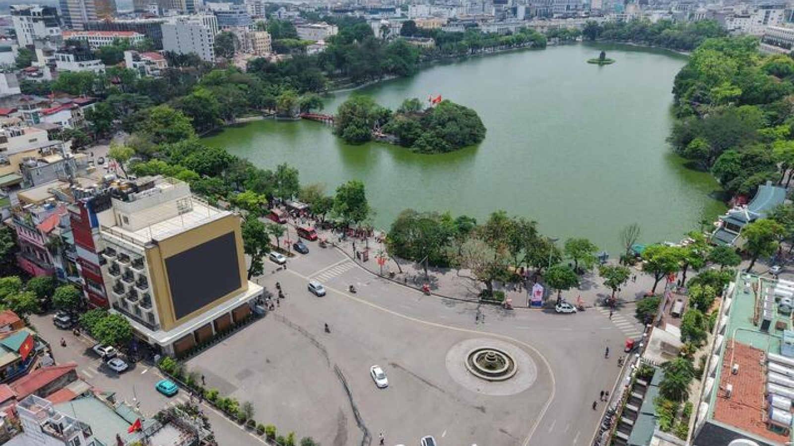 Chủ tịch Hà Nội: Xây thêm công trình quanh hồ Gươm phải được tính toán kỹ lưỡng