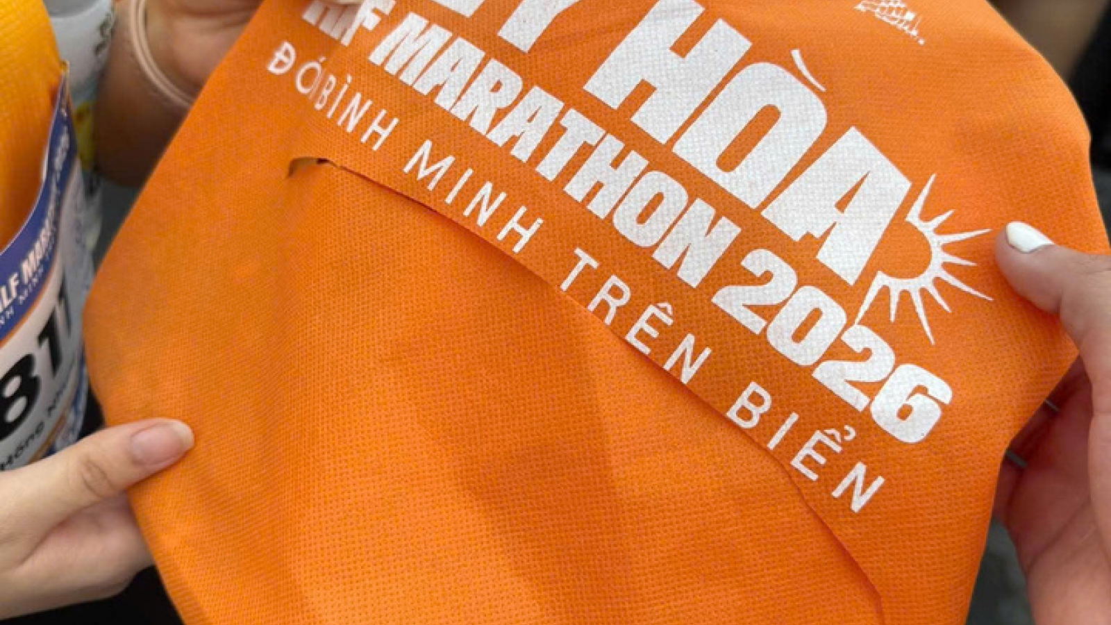 Công an xác minh vụ nhiều vận động viên marathon ở Đắk Lắk bị rạch túi