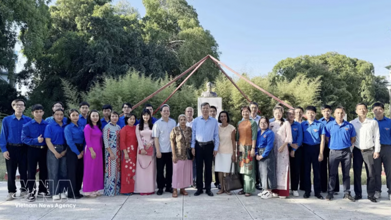 Vietnam, Cuba reaffirm enduring friendship, solidarity