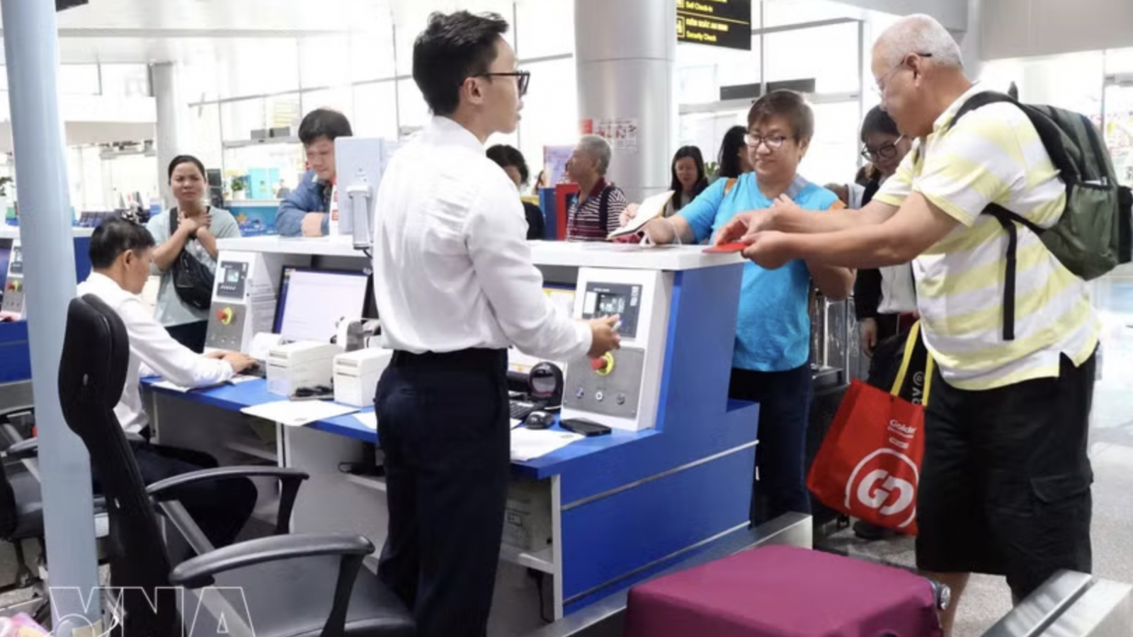 Lien Khuong International Airport welcomes first int’l flight since reopening