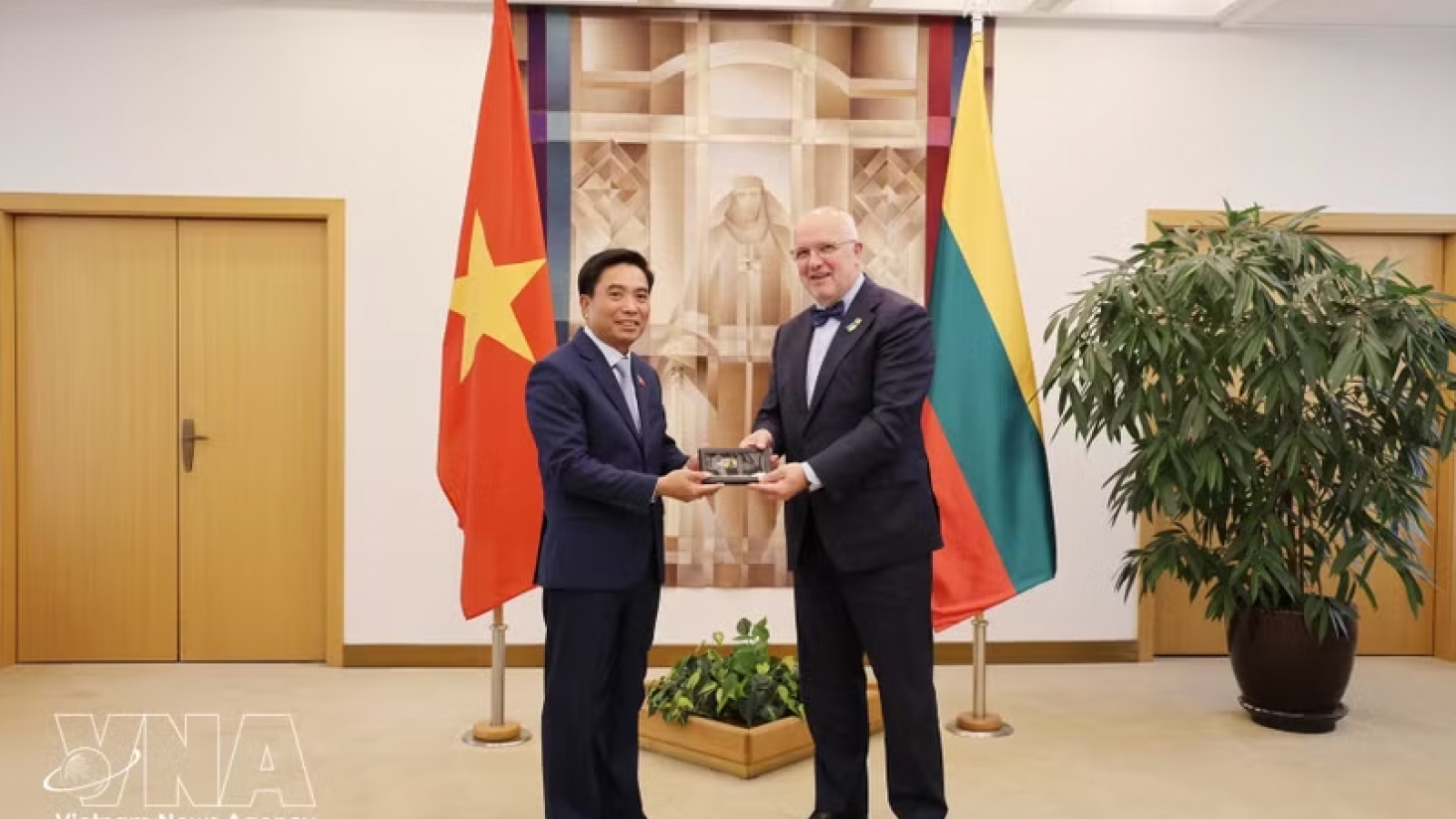 Vietnam, Lithuania work to deepen ties, expand cooperation