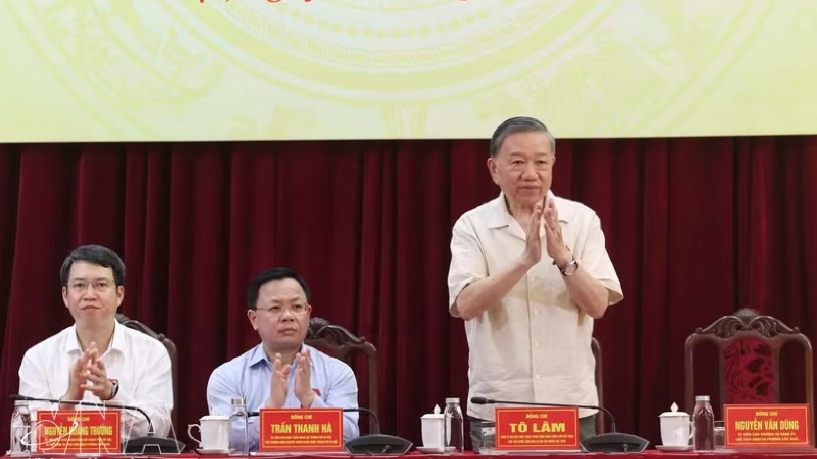 Top leader requests Hanoi to develop rapidly, ensure quality and identity