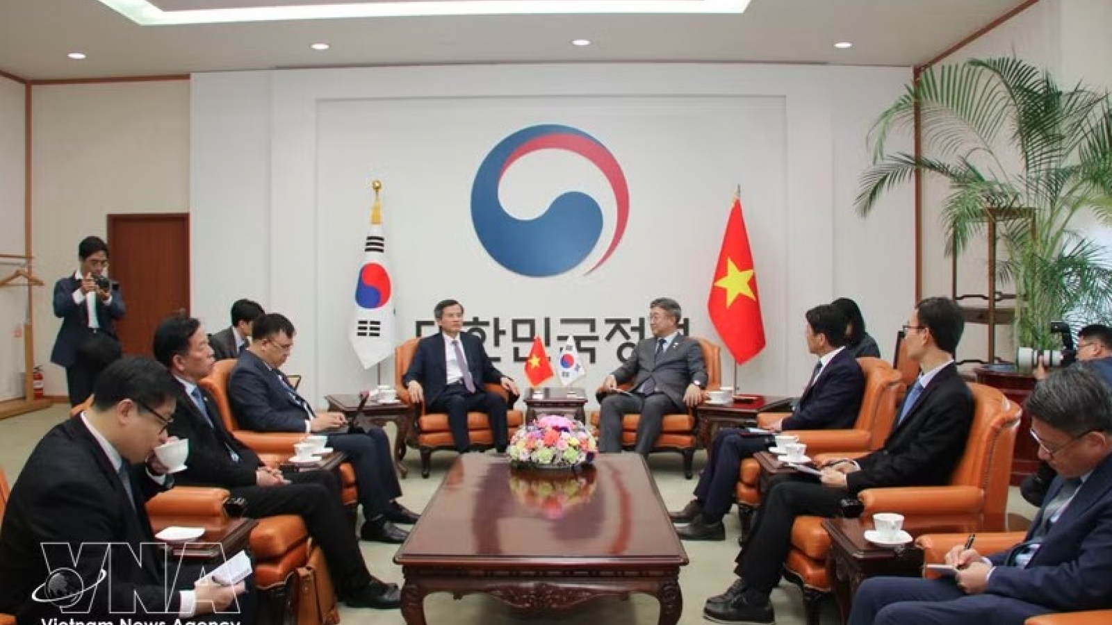 Vietnam, RoK promote strategic cadre training cooperation in new development phase