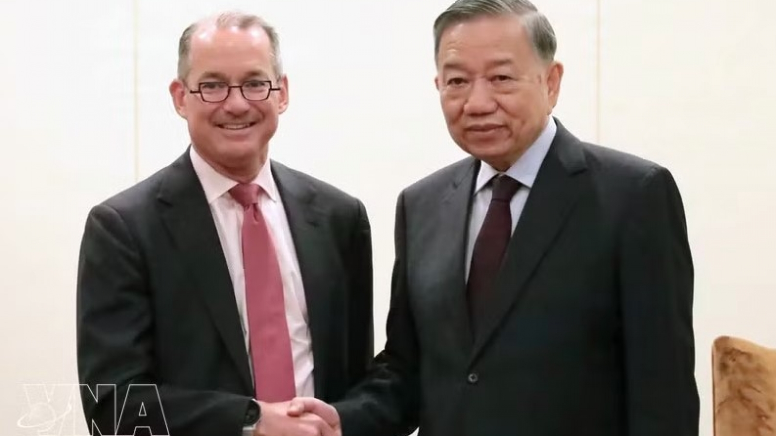 Top Vietnamese leader calls for further support, cooperation from JPMorganChase, Visa