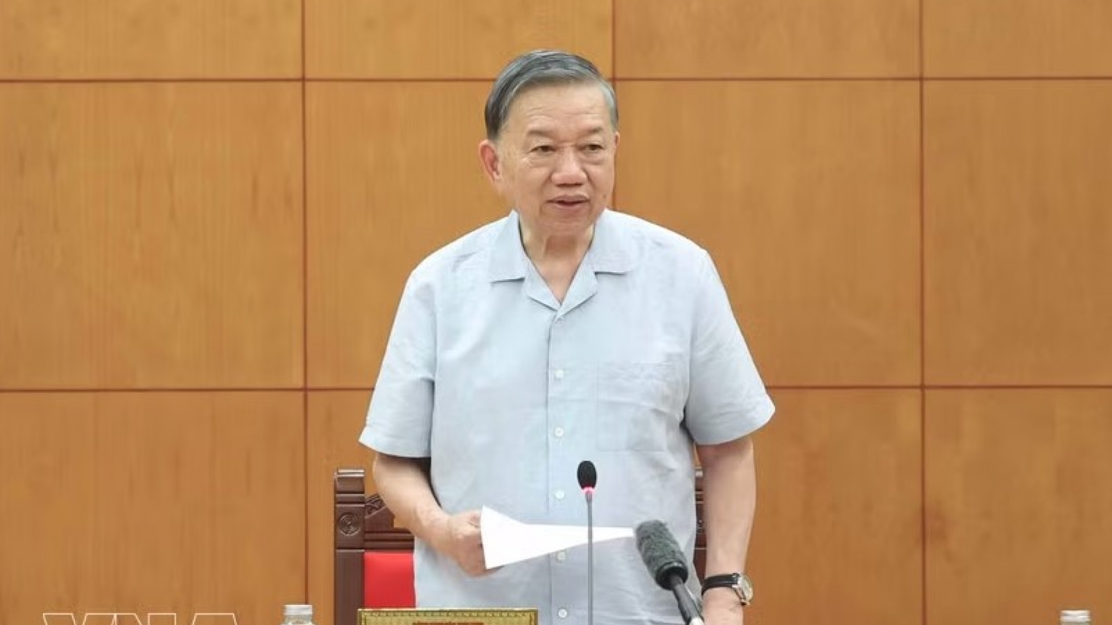 Top leader urges legal reform for dispute settlement, judgment enforcement