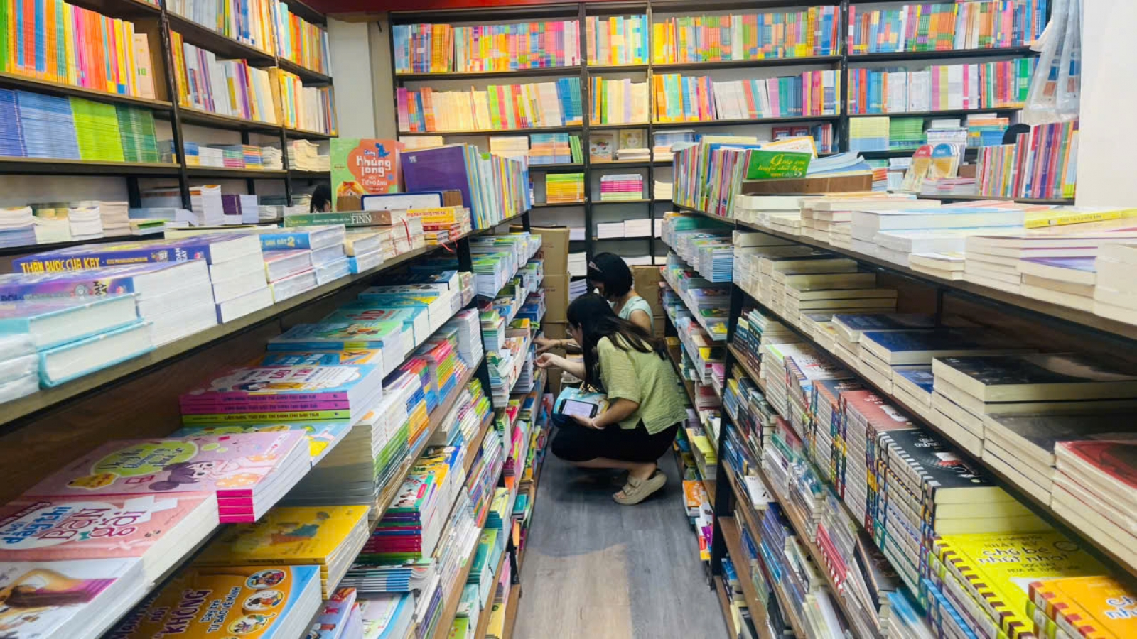Bộ GD&ĐT sẽ sửa chương trình, sách giáo khoa để tăng Tiếng Anh, AI