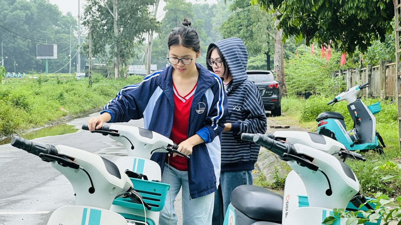 Sinh viên tại Hòa Lạc, Hà Nội xoay xở chỗ ở và phương tiện đi lại