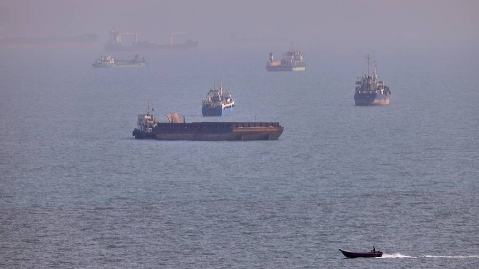 Oman bác đề xuất cùng Iran thu phí tại eo biển Hormuz