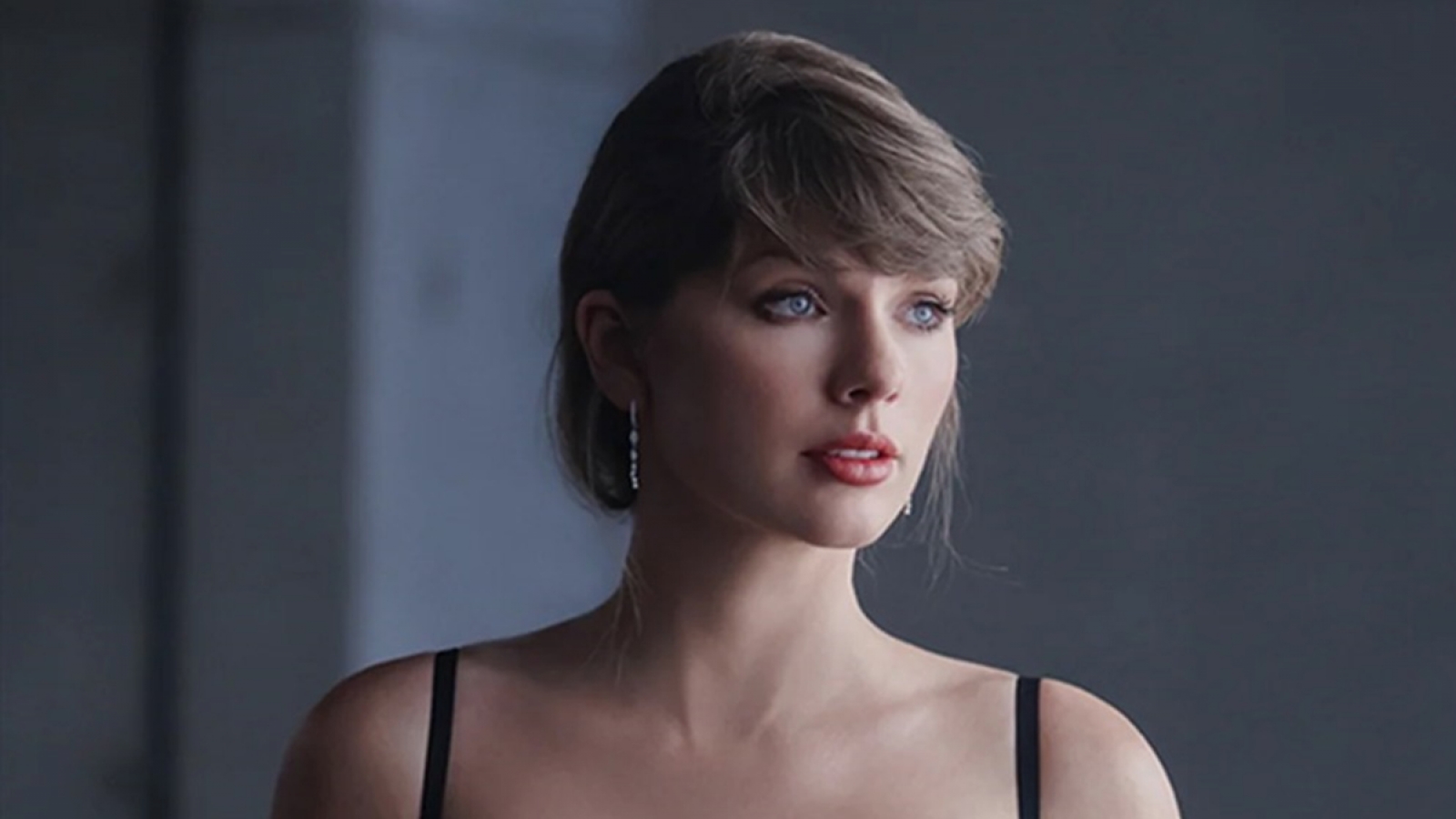 Bất ngờ tung album gồm 4 ca khúc mới, Taylor Swift phá vỡ loạt kỷ lục trên Spotify