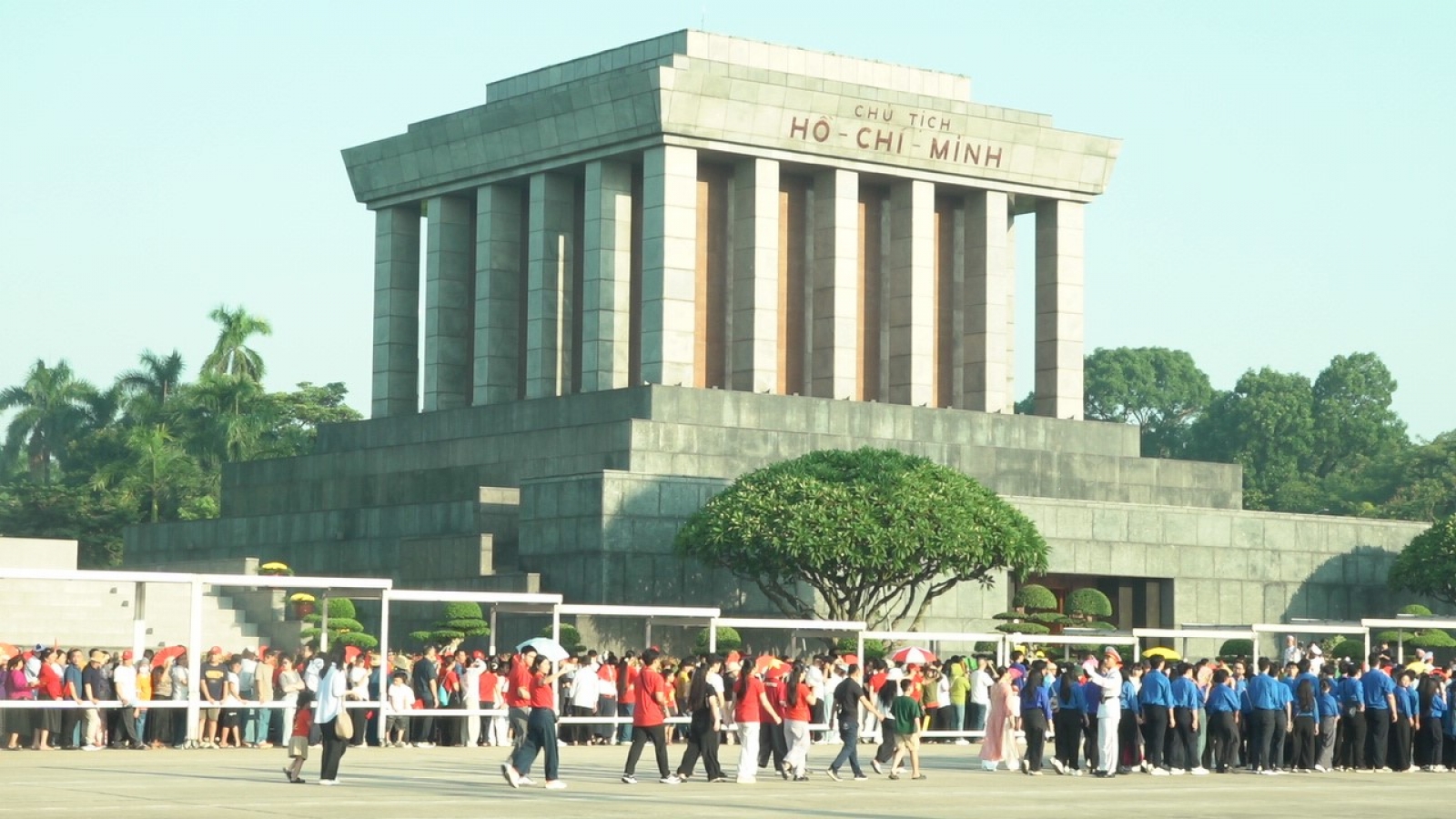Lễ thượng cờ ngày Quốc khánh: Thanh niên Thủ đô tự hào được sống trong hòa bình