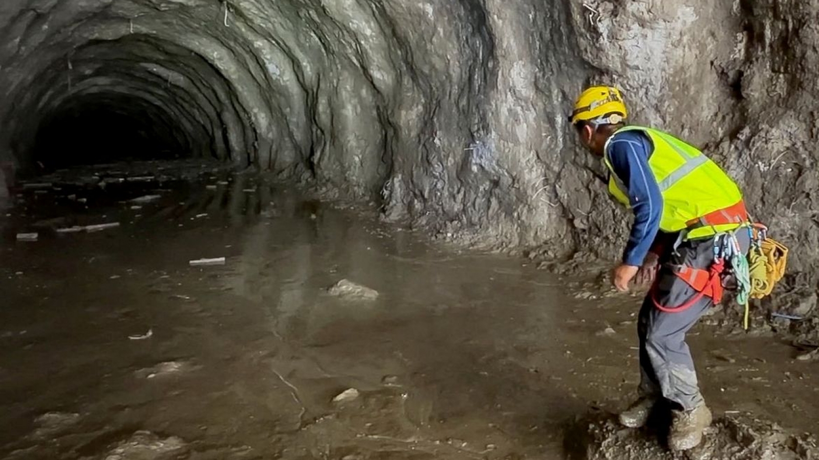 Two more Vietnamese citizens under verification in flood-hit Nepal