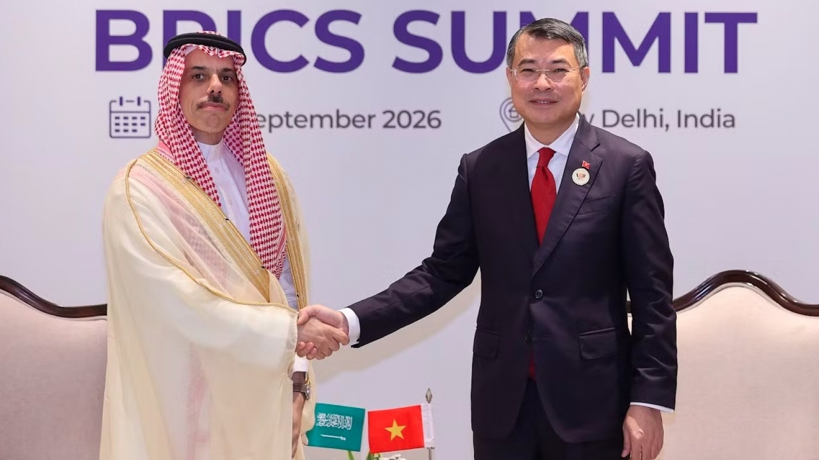 Thủ tướng Lê Minh Hưng tiếp Hoàng thân Faisal bin Farhan Al Saud