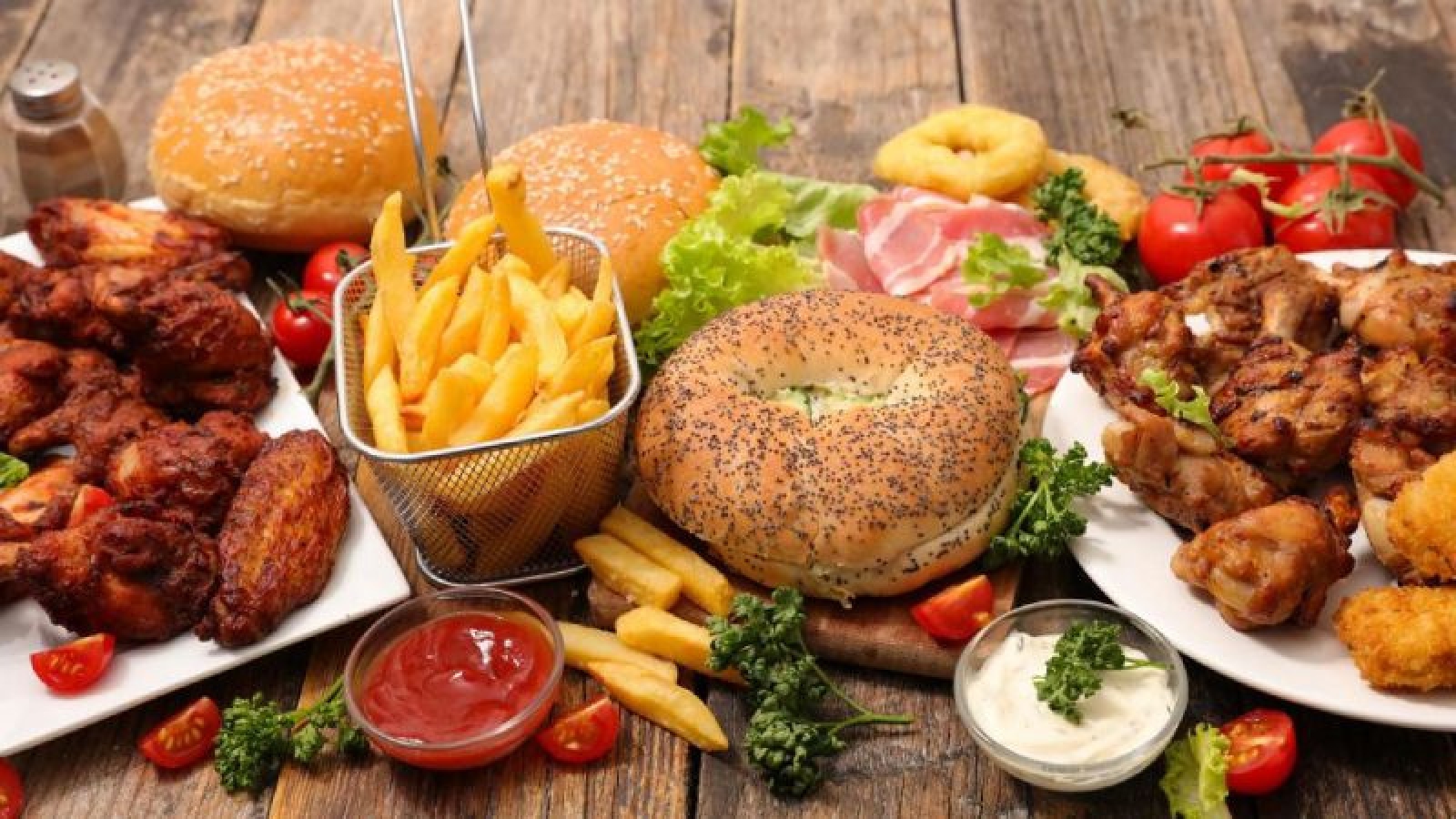 4 loại thực phẩm và đồ uống có thể gây hại cho gan nếu dùng quá mức