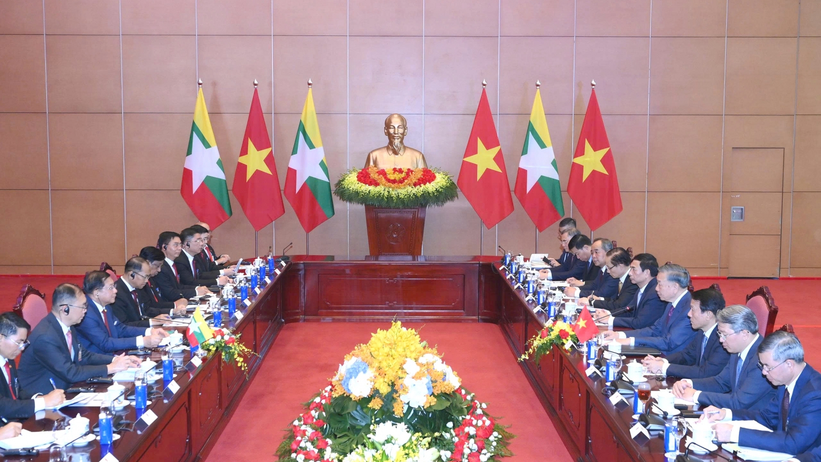 Tổng Bí thư, Chủ tịch nước Tô Lâm hội đàm với Tổng thống Myanmar Min Aung Hlaing