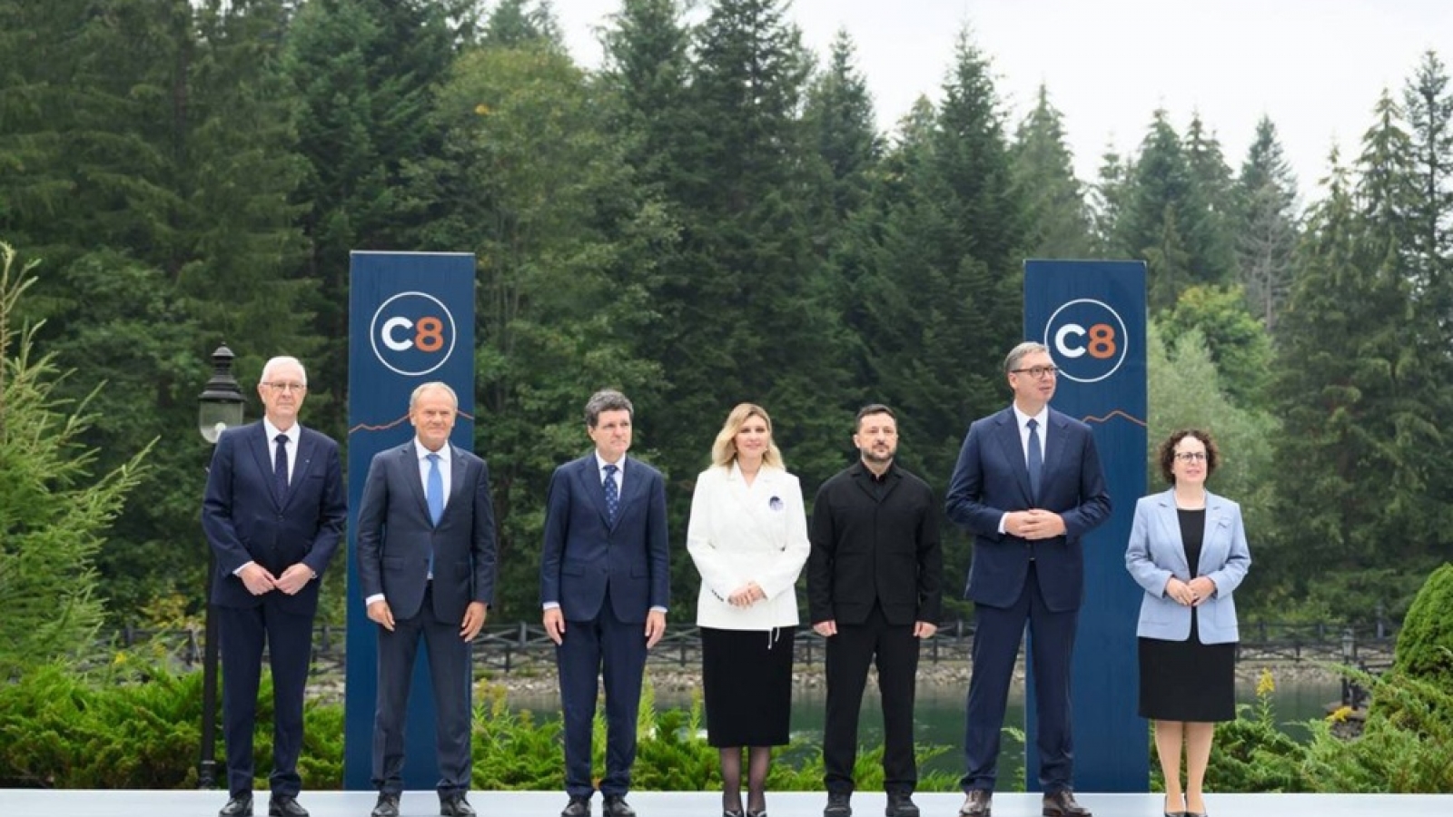 Ông Zelensky công bố danh mục đầu tư 40 tỷ euro của “Carpathian Eight”
