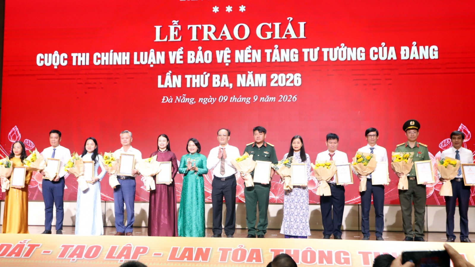 Đà Nẵng: Trao giải Cuộc thi chính luận về bảo vệ nền tảng tư tưởng của Đảng