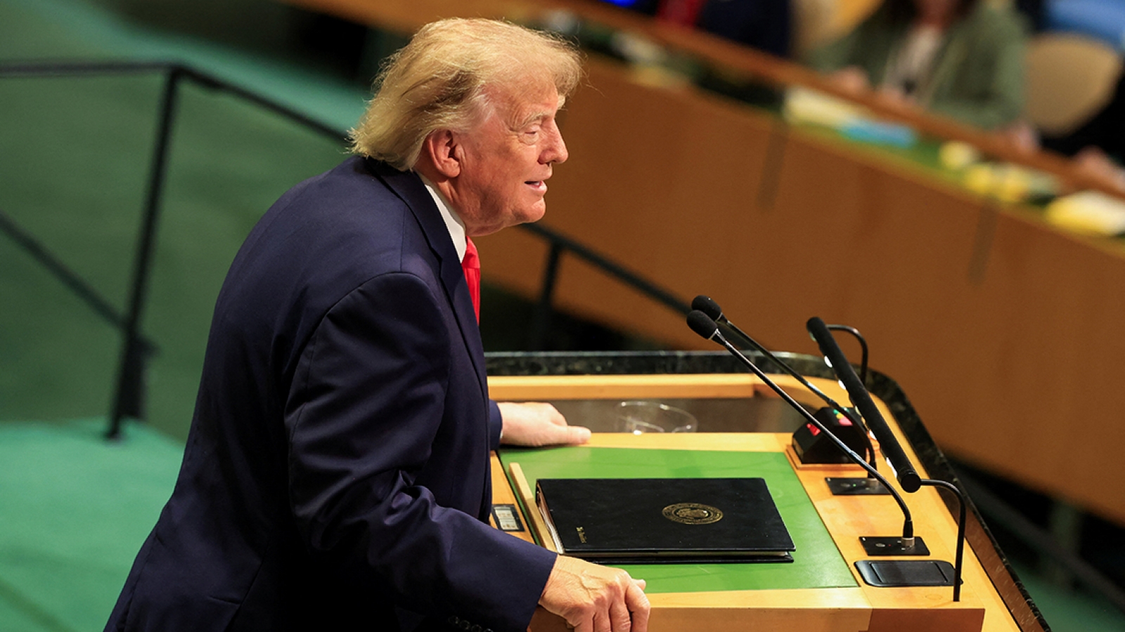 Ông Trump nói Mỹ đang sản xuất đạn dược "với quy mô chưa từng có tiền lệ"