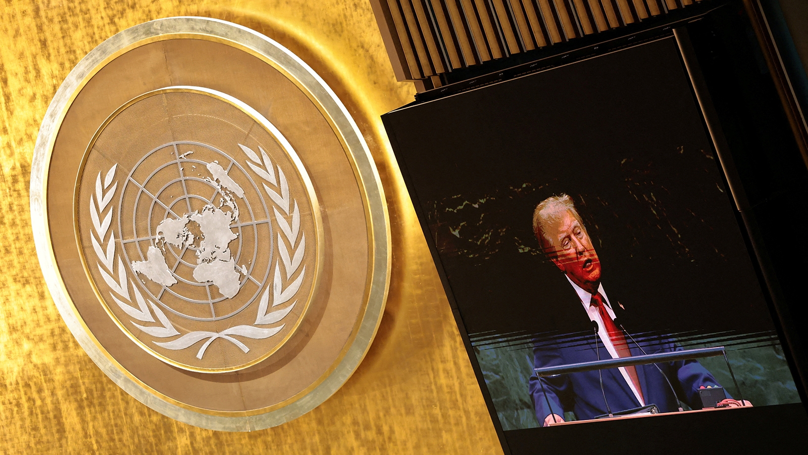 Việc ông Trump đổi tên gọi AI thành "siêu trí tuệ" sẽ được đón nhận ra sao?