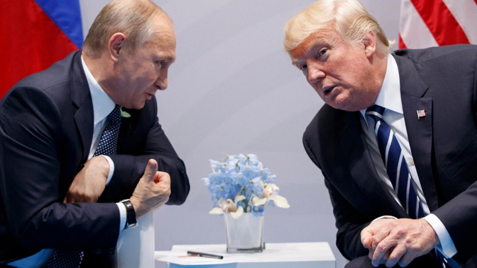 Hai tổng thống Trump và Putin điện đàm sau chuyến thăm của các đặc phái viên
