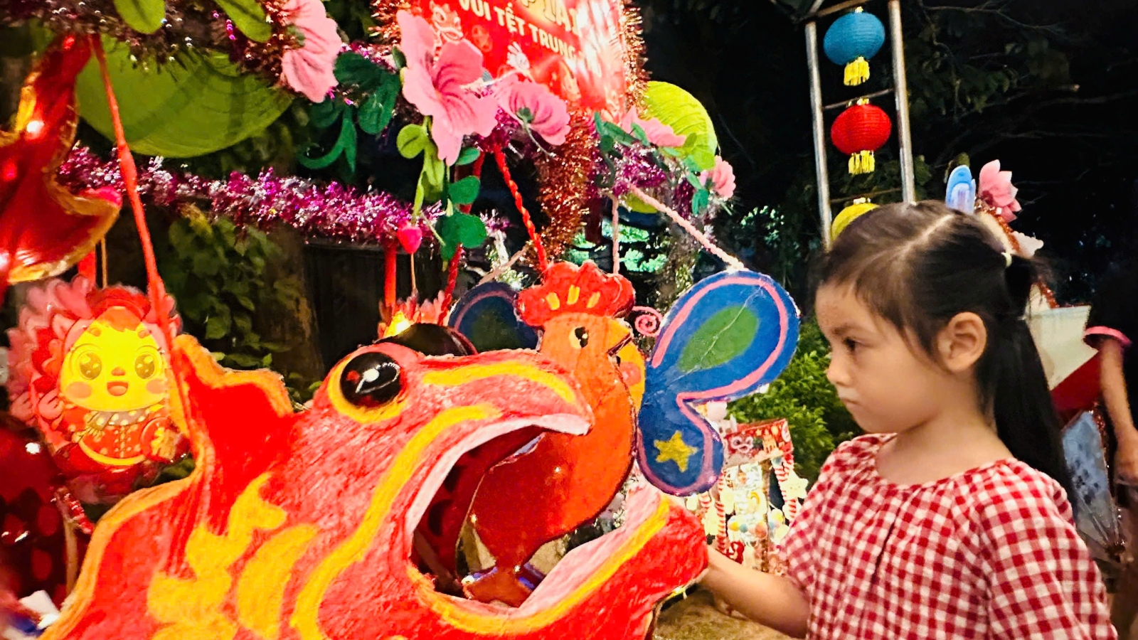 “Vui hội Trăng rằm” cho con em công nhân lao động thủ đô