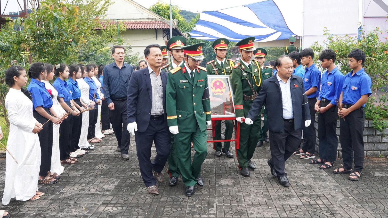 Quảng Ngãi: Truy điệu, an táng hài cốt liệt sĩ A Ngõa