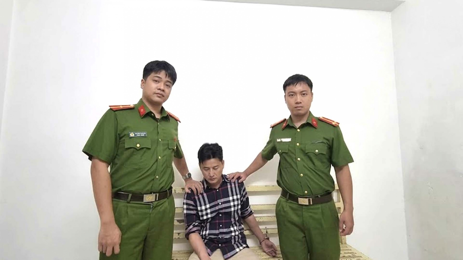 Bắt đối tượng truy nã bỏ trốn khi đang chữa bệnh bắt buộc
